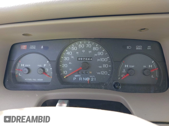 2005 Mercury Grand Marquis GS with VIN 2MEFM74WX5X627625, listed as a IAAI auction lot 41982651 with 87,044 mi miles and . Bid and sale history available at DreamBid. Image 7.