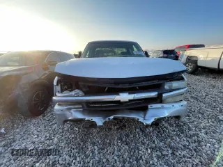 2001 Chevrolet Silverado 1500 LS with VIN 1GCEC19V11E232175, listed as a Copart auction lot 79202904 with 309,623 mi miles and Salvage Title. Bid and sale history available at DreamBid. Image 5.