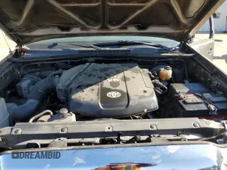 2011 Toyota Tacoma PreRunner z VIN 3TMJU4GNXBM119157, wystawiony jako Copart lot #53353185 z przebiegiem 355 118 mil mil oraz Szkoda całkowita • Salvage title. Historia ofert i sprzedaży dostępna na DreamBid. Obrazek 13.