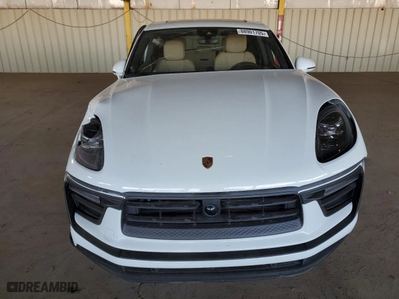 2023 Porsche Macan with VIN WP1AA2A50PLB00727, listed as a Copart auction lot 88901705 with 0 mi miles and Salvage Title. Bid and sale history available at carsss.com. Image 5.