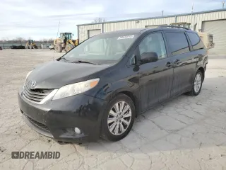2011 Toyota Sienna XLE z VIN 5TDDK3DC3BS005680, wystawiony jako Copart lot #88833815 z przebiegiem 256 679 mil mil oraz Szkody całkowita. Historia ofert i sprzedaży dostępna na DreamBid. Obrazek 1.