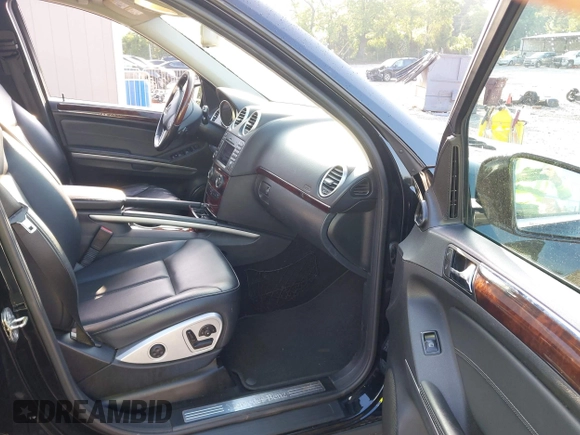 2011 Mercedes-Benz GL-Class GL 450 with VIN 4JGBF7BE9BA706482, listed as a IAAI auction lot 42183670 with 259,450 mi miles. Bid and sale history available at carsss.com. Image 5.