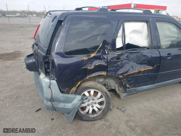 2006 Honda CR-V EX with VIN JHLRD78886C013944, listed as a IAAI auction lot 41814174 with 295,689 mi miles. Bid and sale history available at carsss.com. Image 6.