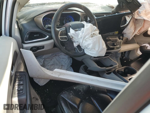 2017 Chrysler Pacifica Touring L Plus with VIN 2C4RC1EG2HR543670, listed as a Copart auction lot 55919415 with 87,950 mi miles and Salvage Title. Bid and sale history available at DreamBid. Image 8.
