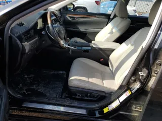 2016 Lexus ES 330 z VIN JTHBK1GG8G2217305, wystawiony jako Copart lot #42583725 z przebiegiem 99 218 mil mil oraz Szkoda całkowita • Salvage title. Historia ofert i sprzedaży dostępna na DreamBid. Obrazek 7.