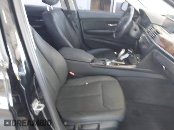 2015 BMW 3 Series 320i с VIN WBA3B1G50FNT64152, выставлен на аукционе IAAI как лот 42303555 с пробегом 115 421 миль миль и . История ставок и продаж доступна на DreamBid. Изображение 5.