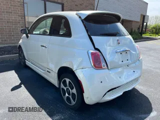 2013 FIAT 500e with VIN 3C3CFFGE8DT751652, listed as a Copart auction lot 49010465 with 76,879 mi miles and Clean Title. Bid and sale history available at carsss.com. Image 3.