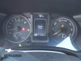 2016 Toyota Tacoma SR with VIN 5TFCZ5AN5GX045267, listed as a IAAI auction lot 41151555 with 162,882 mi miles. Bid and sale history available at carsss.com. Image 7.