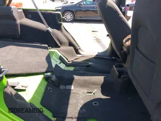 2019 Jeep Wrangler Unlimited Sport S с VIN 1C4HJXDN0KW670114, выставлен на аукционе IAAI как лот 42371823 с пробегом Не указан миль и . История ставок и продаж доступна на DreamBid. Изображение 8.