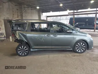 2018 Toyota Sienna XLE with VIN 5TDDZ3DC4JS200214, listed as a IAAI auction lot 41791876 with 49,842 mi miles. Bid and sale history available at carsss.com. Image 14.