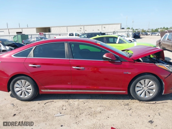 2016 Hyundai Sonata Hybrid SE with VIN KMHE24L19GA016239, listed as a IAAI auction lot 40813246 with 118,031 mi miles. Bid and sale history available at carsss.com. Image 13.