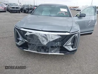 2024 Cadillac LYRIQ Luxury z VIN 1GYKPRRK6RZ104038, wystawiony jako IAAI lot #41521504 z przebiegiem Nie podano mil oraz . Historia ofert i sprzedaży dostępna na DreamBid. Obrazek 6.