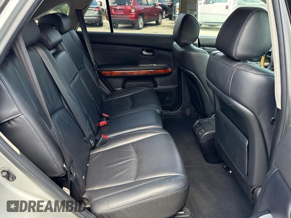 2007 Lexus RX 350 z VIN 2T2HK31U07C044365, wystawiony jako Copart lot #58370465 z przebiegiem 131 579 mil mil oraz Czysty tytuł • Clean title. Historia ofert i sprzedaży dostępna na DreamBid. Obrazek 6.