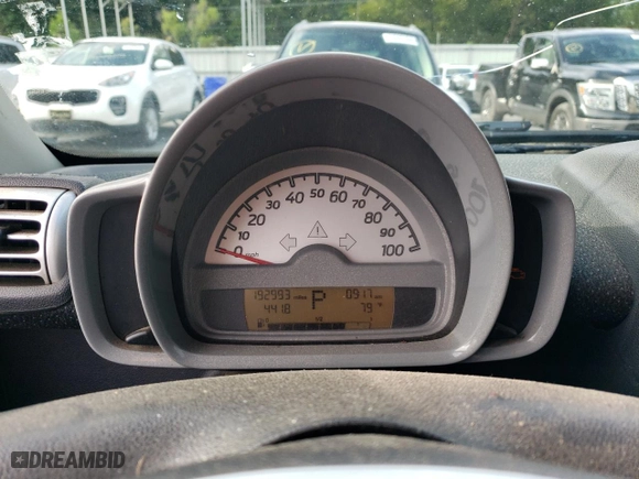 2009 Smart fortwo Passion with VIN WMEEK31X59K211646, listed as a Copart auction lot 64455874 with 192,993 mi miles and Non Repairable. Bid and sale history available at carsss.com. Image 9.