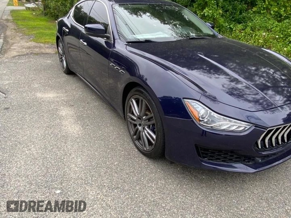 2018 Maserati Ghibli S Q4 GranLusso with VIN ZAM57YTL2J1270859, listed as a Copart auction lot 43597825 with 34,164 mi miles and Salvage Title. Bid and sale history available at carsss.com. Image 1.
