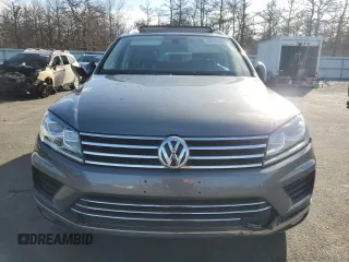 2015 Volkswagen Touareg Sport with VIN WVGEF9BP9FD007657, listed as a Copart auction lot 49432045 with 61,668 mi miles and Salvage title. Bid and sale history available at DreamBid. Image 5.