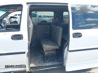 2008 Chevrolet Uplander LS Fleet z VIN 1GBDV13W48D100037, wystawiony jako IAAI lot #42096303 z przebiegiem 176 590 mil mil oraz . Historia ofert i sprzedaży dostępna na DreamBid. Obrazek 19.