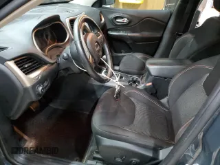 2016 Jeep Cherokee Latitude z VIN 1C4PJMCB9GW357748, wystawiony jako Copart lot #61690055 z przebiegiem 151 002 mil mil oraz Czysty tytuł • Clean title. Historia ofert i sprzedaży dostępna na DreamBid. Obrazek 7.