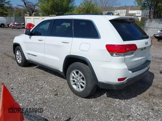2018 Jeep Grand Cherokee Laredo E with VIN 1C4RJEAG3JC300760, listed as a IAAI auction lot 41811734 with 131,406 mi miles. Bid and sale history available at carsss.com. Image 3.