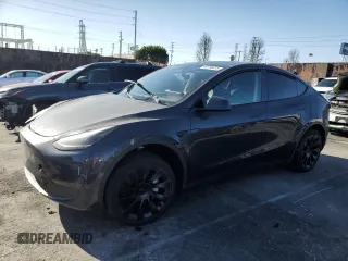 2024 Tesla Model Y z VIN 7SAYGDED4RF089588, wystawiony jako Copart lot #49736415 z przebiegiem 4 136 mil mil oraz Szkoda całkowita • Salvage title. Historia ofert i sprzedaży dostępna na DreamBid. Obrazek 1.