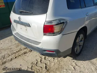 2011 Toyota Highlander Limited with VIN 5TDYK3EHXBS039823, listed as a IAAI auction lot 41731690 with 242,676 mi miles. Bid and sale history available at carsss.com. Image 6.