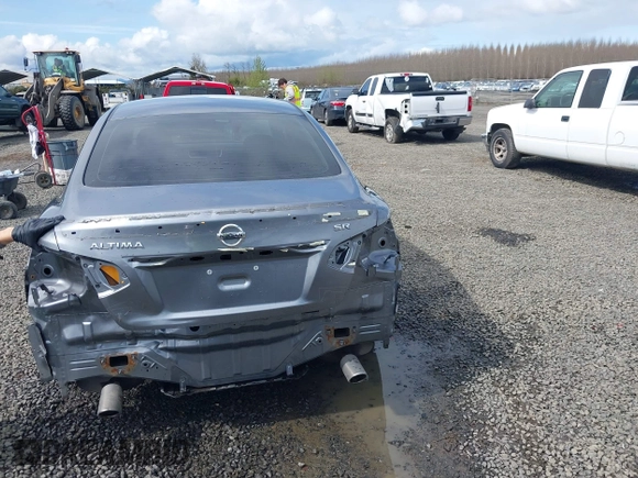 2016 Nissan Altima SR with VIN 1N4AL3AP2GC181013, listed as a IAAI auction lot 41896713 with 113,175 mi miles and . Bid and sale history available at carsss.com. Image 17.