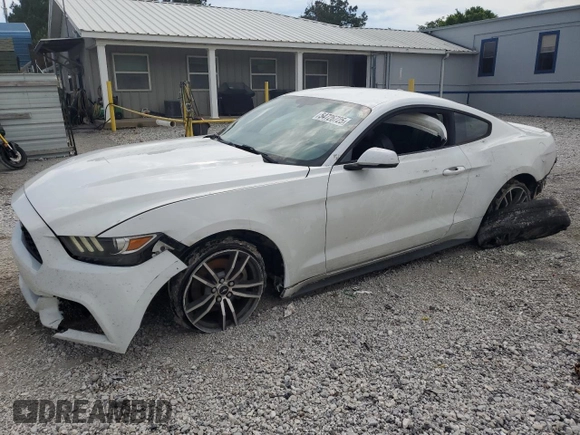 2015 Ford Mustang EcoBoost z VIN 1FA6P8TH7F5306748, wystawiony jako Copart lot #54726725 z przebiegiem 226 055 mil mil oraz Szkoda całkowita • Salvage title. Historia ofert i sprzedaży dostępna na DreamBid. Obrazek 1.