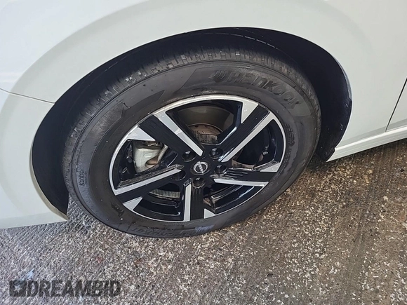 2024 Nissan Sentra SV with VIN 3N1AB8CV1RY290503, listed as a IAAI auction lot 42832742 with 25,571 mi miles and . Bid and sale history available at DreamBid. Image 39.