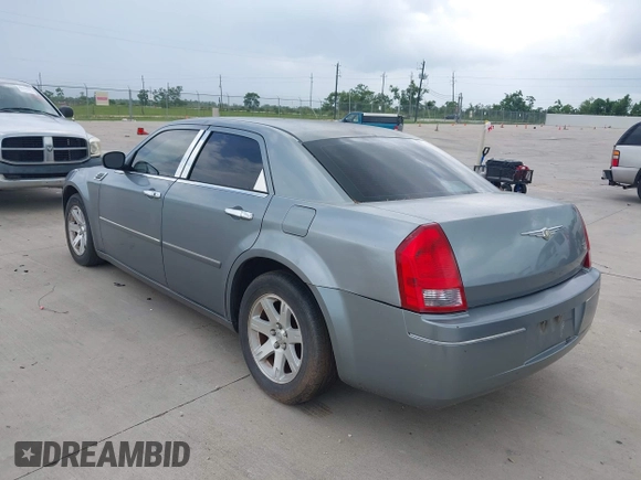 2006 Chrysler 300 Touring z VIN 2C3KA53G26H258427, wystawiony jako IAAI lot #42449071 z przebiegiem 152 223 mil mil oraz . Historia ofert i sprzedaży dostępna na DreamBid. Obrazek 3.