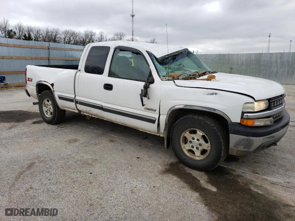 2000 Chevrolet Silverado 1500 LS with VIN 1GCEK19TXYZ181702, listed as a Copart auction lot 50802875 with 302,705 mi miles and Salvage Title. Bid and sale history available at carsss.com. Image 4.