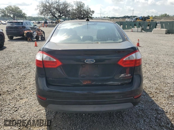 2015 Ford Fiesta S z VIN 3FADP4AJ2FM122902, wystawiony jako Copart lot #57916245 z przebiegiem 126 535 mil mil oraz Czysty tytuł • Clean title. Historia ofert i sprzedaży dostępna na DreamBid. Obrazek 6.