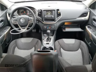 2017 Jeep Cherokee Sport z VIN 1C4PJMAB7HW588619, wystawiony jako Copart lot #55066405 z przebiegiem 88 402 mil mil oraz Czysty tytuł • Clean title. Historia ofert i sprzedaży dostępna na DreamBid. Obrazek 8.