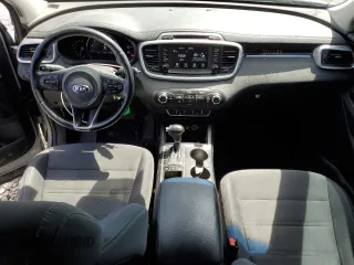 2017 Kia Sorento LX с VIN 5XYPGDA54HG293032, выставлен на аукционе Copart как лот 57272025 с пробегом 113 701 миль миль и Списание • Salvage title. История ставок и продаж доступна на DreamBid. Изображение 8.