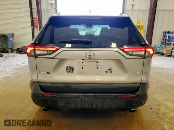 2021 Toyota RAV4 XLE Premium with VIN 2T3C1RFV7MC132953, listed as a Copart auction lot 60598085 with 111,013 mi miles and Clean title. Bid and sale history available at DreamBid. Image 6.