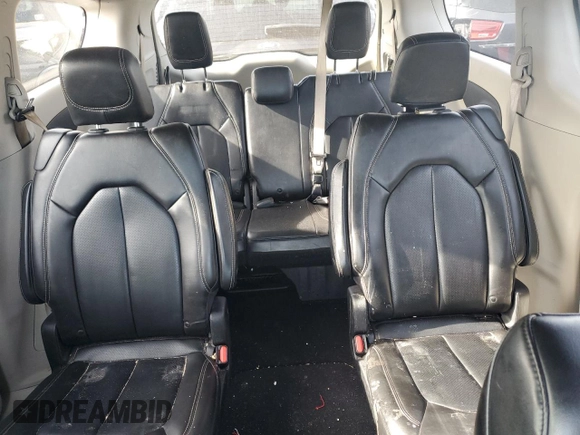 2020 Chrysler Voyager LXi z VIN 2C4RC1DG8LR262662, wystawiony jako Copart lot #47642805 z przebiegiem 111 850 mil mil oraz Szkoda całkowita • Salvage title. Historia ofert i sprzedaży dostępna na DreamBid. Obrazek 10.
