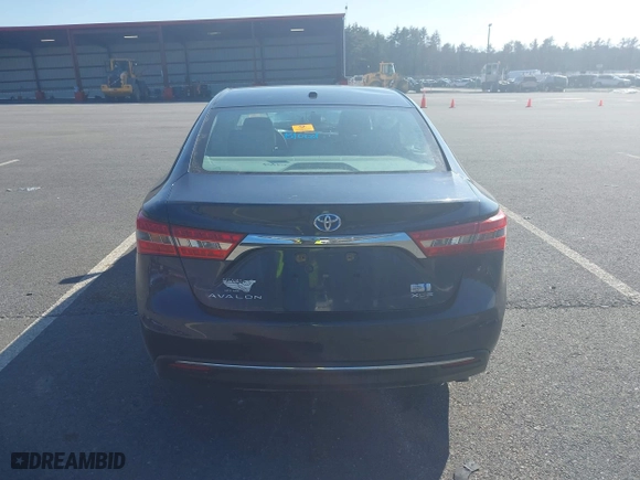 2016 Toyota Avalon Hybrid XLE Premium with VIN 4T1BD1EB2GU052127, listed as a IAAI auction lot 41737260 with 266,841 mi miles. Bid and sale history available at carsss.com. Image 17.