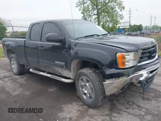 2010 GMC Sierra 1500 SLE z VIN 1GTSKVE34AZ176324, wystawiony jako IAAI lot #42310669 z przebiegiem 197 810 mil mil oraz . Historia ofert i sprzedaży dostępna na DreamBid. Obrazek 1.