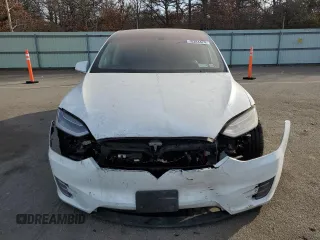 2016 Tesla Model X 70D z VIN 5YJXCBE27GF018468, wystawiony jako Copart lot #78384424 z przebiegiem 108 856 mil mil oraz Nie do naprawy • Non repairable. Historia ofert i sprzedaży dostępna na DreamBid. Obrazek 5.