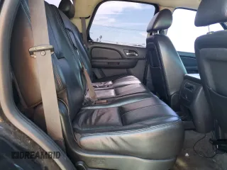 2010 Chevrolet Tahoe LT z VIN 1GNMCBE30AR206818, wystawiony jako Copart lot #52165385 z przebiegiem 181 619 mil mil oraz Czysty tytuł • Clean title. Historia ofert i sprzedaży dostępna na DreamBid. Obrazek 11.