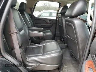 2014 Chevrolet Tahoe LTZ z VIN 1GNSCCE04ER156563, wystawiony jako Copart lot #44647735 z przebiegiem 135 849 mil mil oraz Czysty tytuł • Clean title. Historia ofert i sprzedaży dostępna na DreamBid. Obrazek 11.