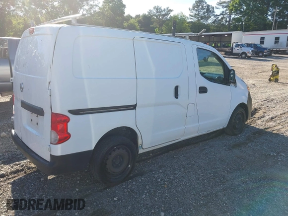 2014 Nissan NV200 S z VIN 3N6CM0KN7EK695147, wystawiony jako IAAI lot #42332111 z przebiegiem 322 650 mil mil oraz . Historia ofert i sprzedaży dostępna na DreamBid. Obrazek 4.