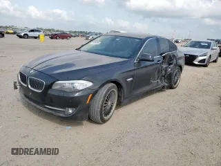 2011 BMW 5 Series 535i z VIN WBAFR7C58BC807154, wystawiony jako Copart lot #56888895 z przebiegiem Nie podano mil oraz Szkoda całkowita • Salvage title. Historia ofert i sprzedaży dostępna na DreamBid. Obrazek 1.