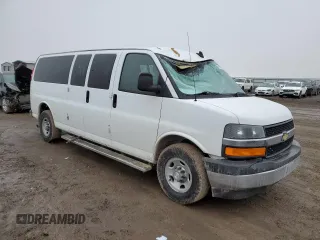 2017 Chevrolet Express Passenger LT z VIN 1GAZGPFF7H1225215, wystawiony jako Copart lot #47135935 z przebiegiem 161 084 mil mil oraz Szkoda całkowita • Salvage title. Historia ofert i sprzedaży dostępna na DreamBid. Obrazek 4.