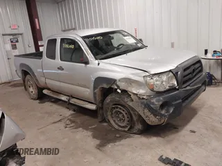 2010 Toyota Tacoma z VIN 5TEUU4ENXAZ742635, wystawiony jako IAAI lot #41016010 z przebiegiem 114 517 mil mil oraz . Historia ofert i sprzedaży dostępna na DreamBid. Obrazek 1.