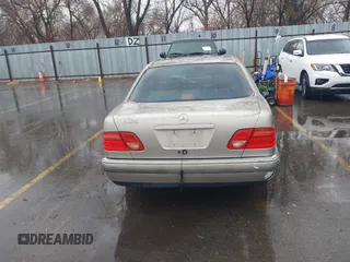 1997 Mercedes-Benz E-Class with VIN WDBJF72F0VA323171, listed as a IAAI auction lot 41739952 with 1 mi miles. Bid and sale history available at carsss.com. Image 15.