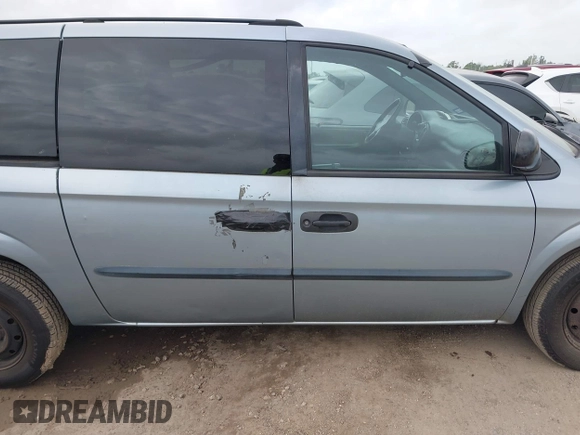 2004 Dodge Caravan SE with VIN 1D4GP24R74B582206, listed as a IAAI auction lot 41919558 with 281,818 mi miles and . Bid and sale history available at DreamBid. Image 13.
