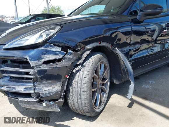 2023 Porsche Cayenne с VIN WP1AA2AY3PDA03428, выставлен на аукционе IAAI как лот 42003079 с пробегом 2 564 миль миль и . История ставок и продаж доступна на DreamBid. Изображение 18.