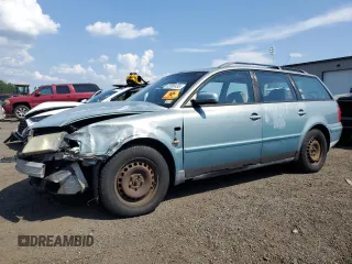 1998 Volkswagen Passat GLS z VIN WVWNA63B0WE429816, wystawiony jako Copart lot #62666455 z przebiegiem 174 603 mil mil oraz Szkoda całkowita • Salvage title. Historia ofert i sprzedaży dostępna na DreamBid. Obrazek 1.