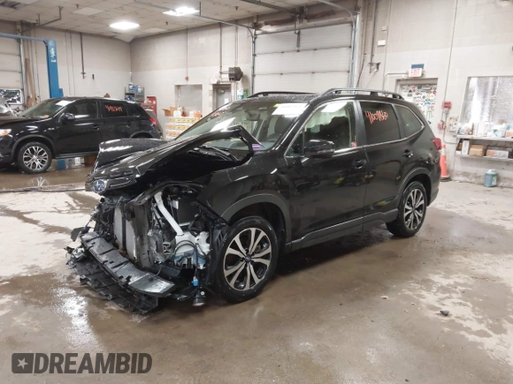2024 Subaru Forester Limited with VIN JF2SKALC4RH441399, listed as a IAAI auction lot 41009860 with 6,101 mi miles. Bid and sale history available at carsss.com. Image 20.