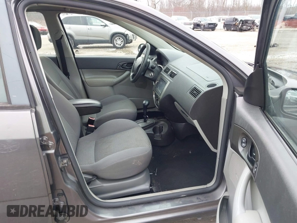 2007 Ford Focus S with VIN 1FAFP37N67W221172, listed as a IAAI auction lot 41948604 with 149,564 mi miles and . Bid and sale history available at carsss.com. Image 5.